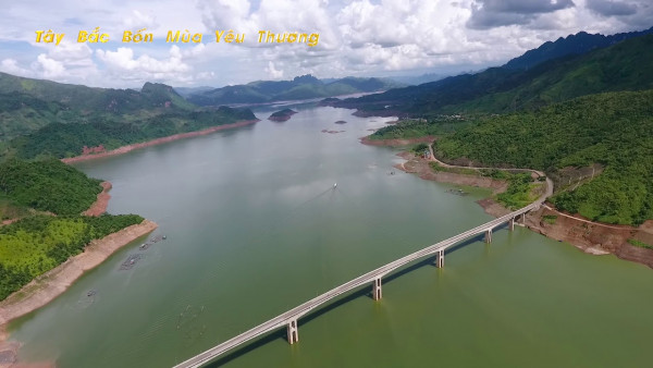 Tour Hanoi - Son La - Quynh Nhai - North West Sea