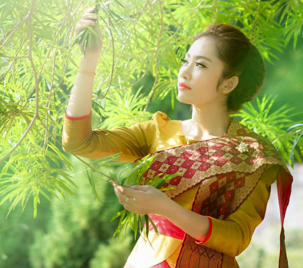 Tour Laos - explore the country with millions of elephants